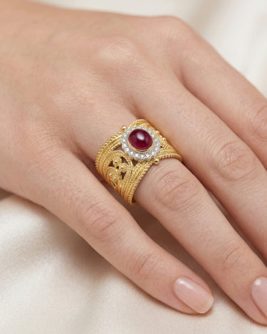 Anillo Etrusca rubí, oro