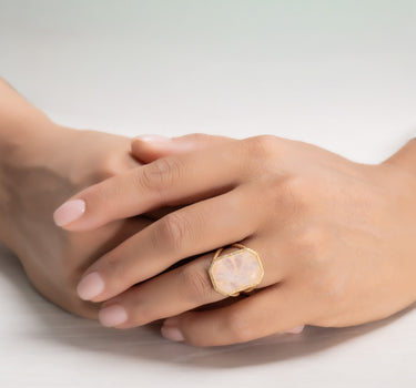 Anillo Hill cuarzo rosa, plata dorada