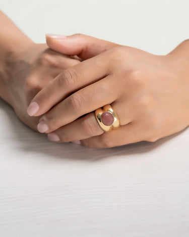 Anillo Lim cuarzo rojo, plata dorada