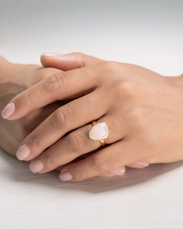 Anillo Percy cuarzo rosa, plata dorada