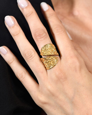 Anillo Traviata Diagonal, plata dorada