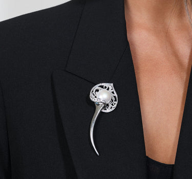 Broche Sacromonte perla y diamantes, oro blanco