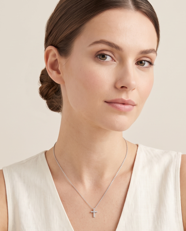 Dolce diamond pendant, white gold