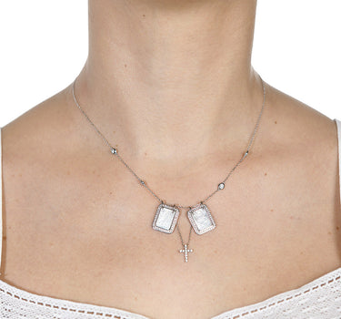 Escapulario Fe, madreperla y diamantes, oro blanco