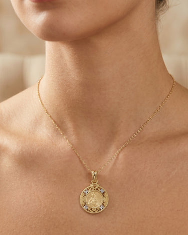 Medalla Virgen del Carmen diamantes 28 mm, oro