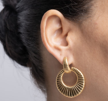 Pendientes Met, plata dorada