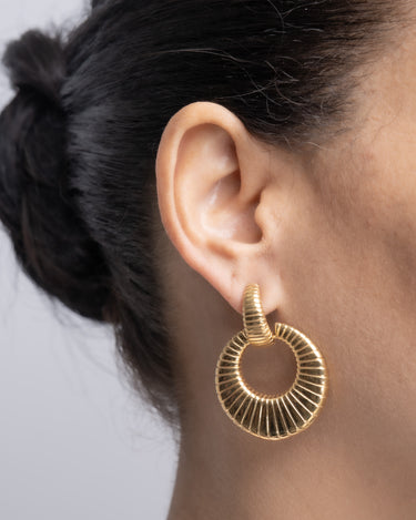 Pendientes Met, plata dorada