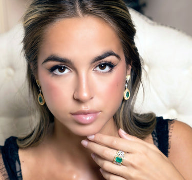 Pendientes Omeya diamantes y esmeraldas, oro