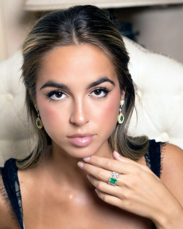 Pendientes Omeya diamantes y esmeraldas, oro