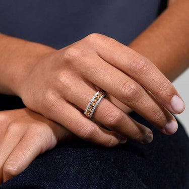 Anillo Aimi diamantes y zafiros amarillos, oro