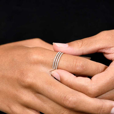 Anillo Bambola diamantes, oro blanco