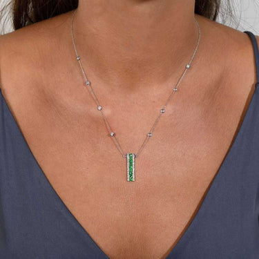 Colgante Aimi diamantes y tsavoritas, oro blanco